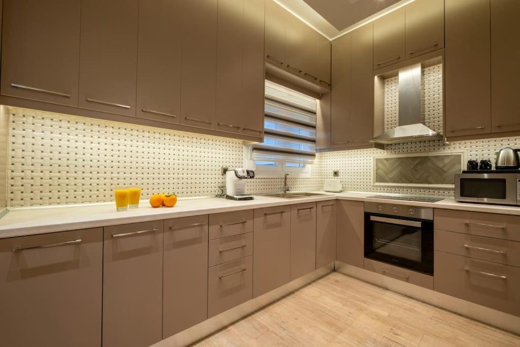 Maison De Luxx A10, Cozy Apartment With Garden In Larissa Extérieur photo